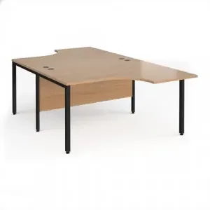 Maestro 25 back to back ergonomic desks 1400mm deep – black bench leg frame, beech top