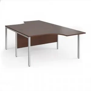 Maestro 25 back to back ergonomic desks 1400mm deep – silver bench leg frame, walnut top