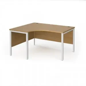 Maestro 25 left hand ergonomic desk 1400mm wide – white bench leg frame, oak top