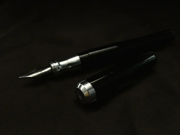 Model 02 Intrinsic FP – Black & Aluminum
